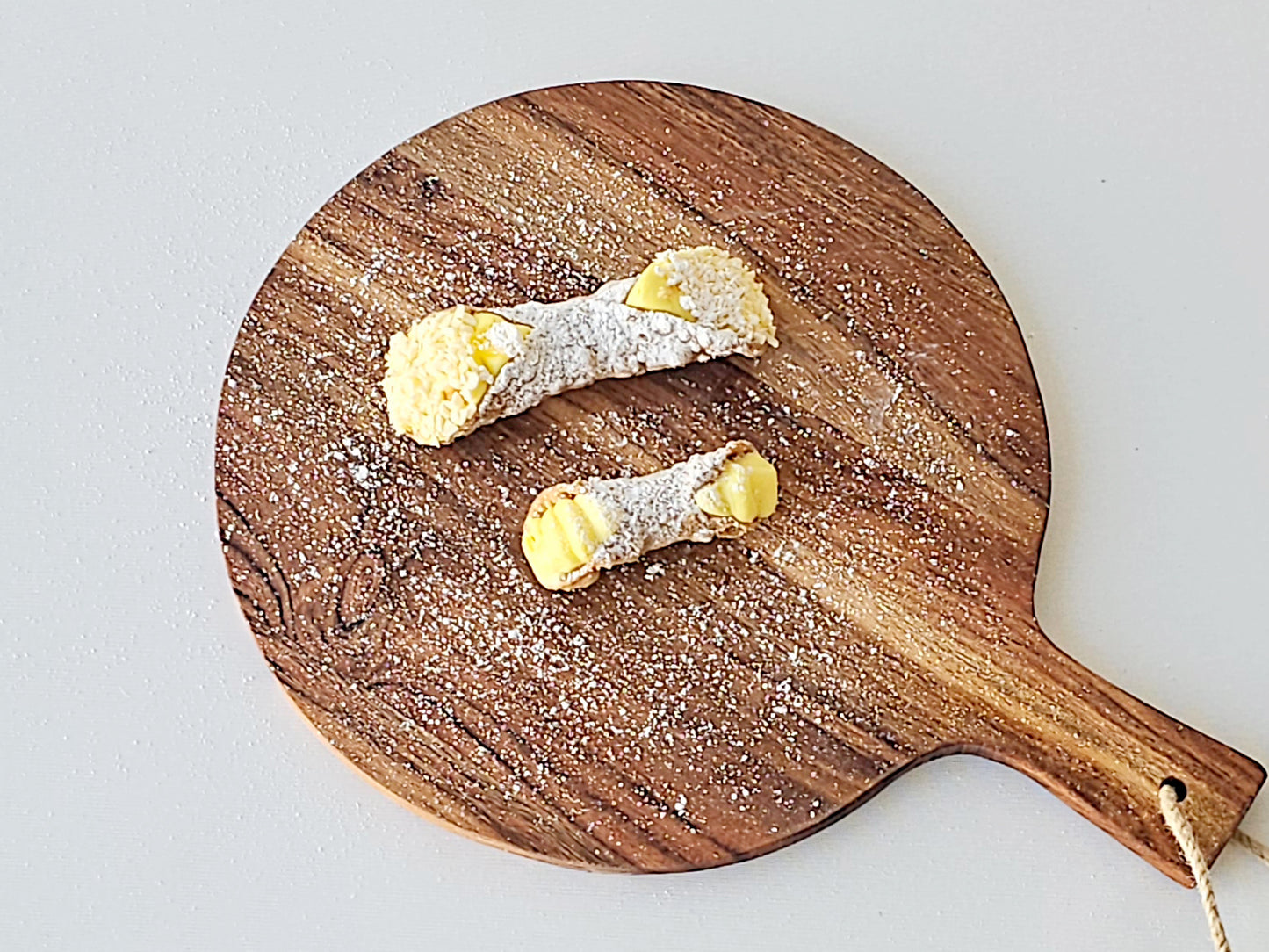 Limoncello Cannoli